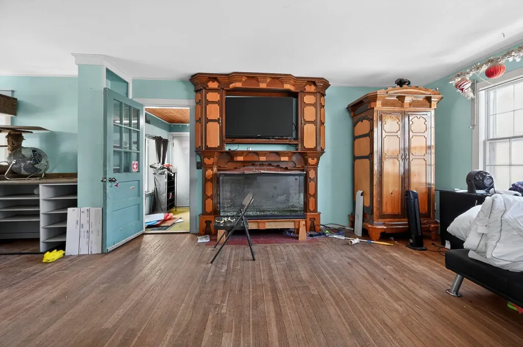 31 Bible Hill Road Bennington NH 03442