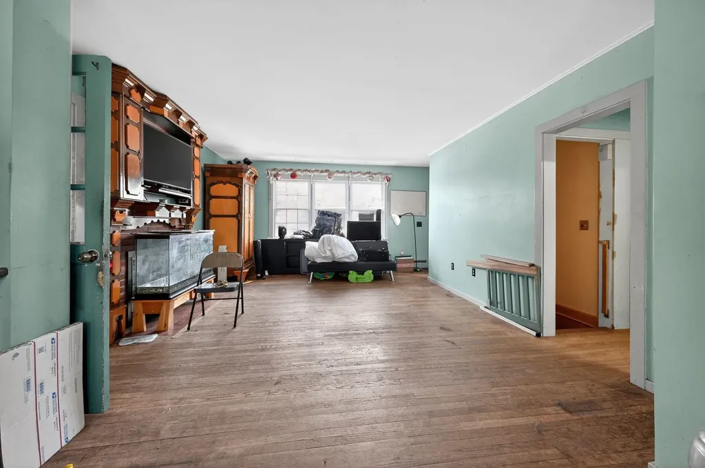 31 Bible Hill Road Bennington NH 03442