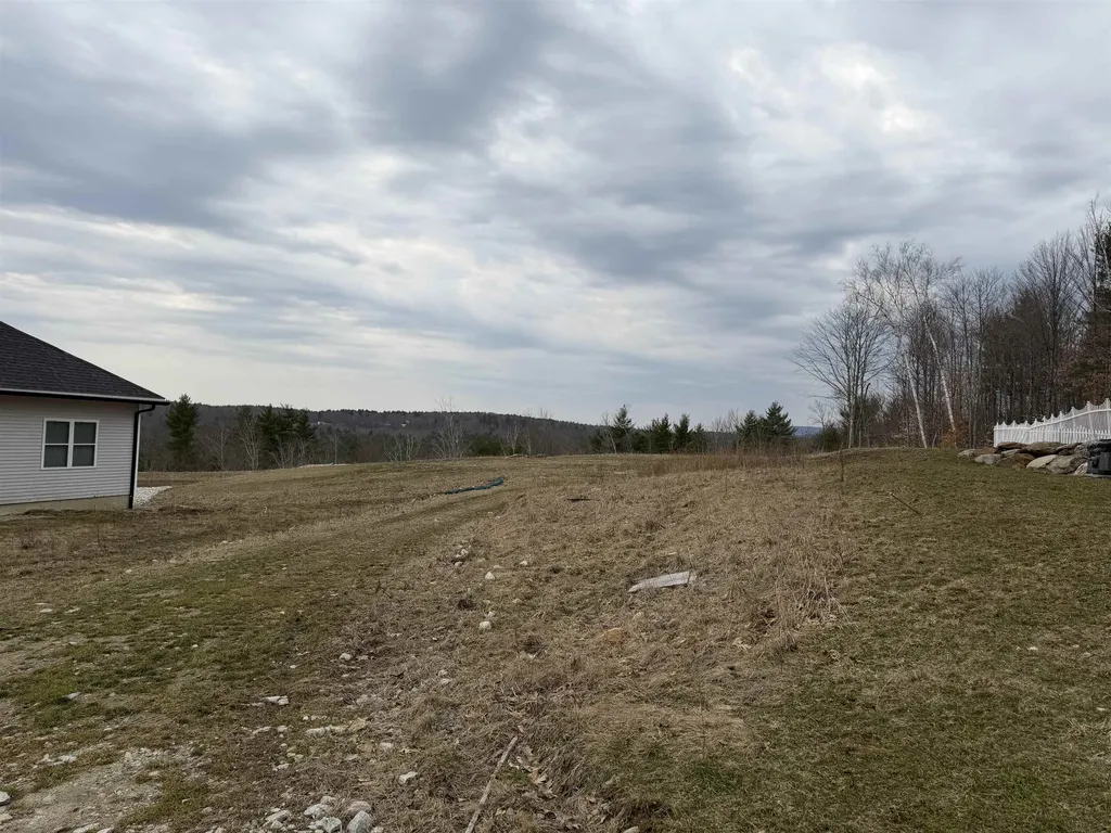 28 Eisenhower Drive Rochester NH 03867