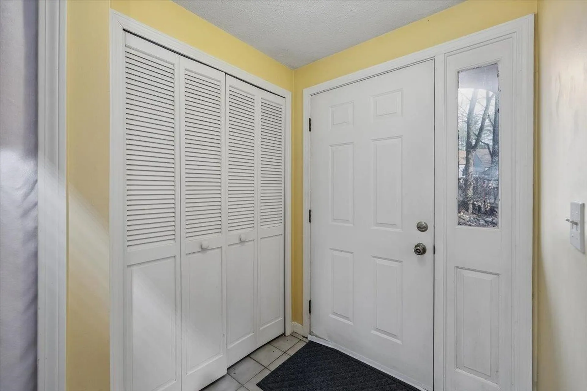6 Duckford Circle Nashua NH 03063