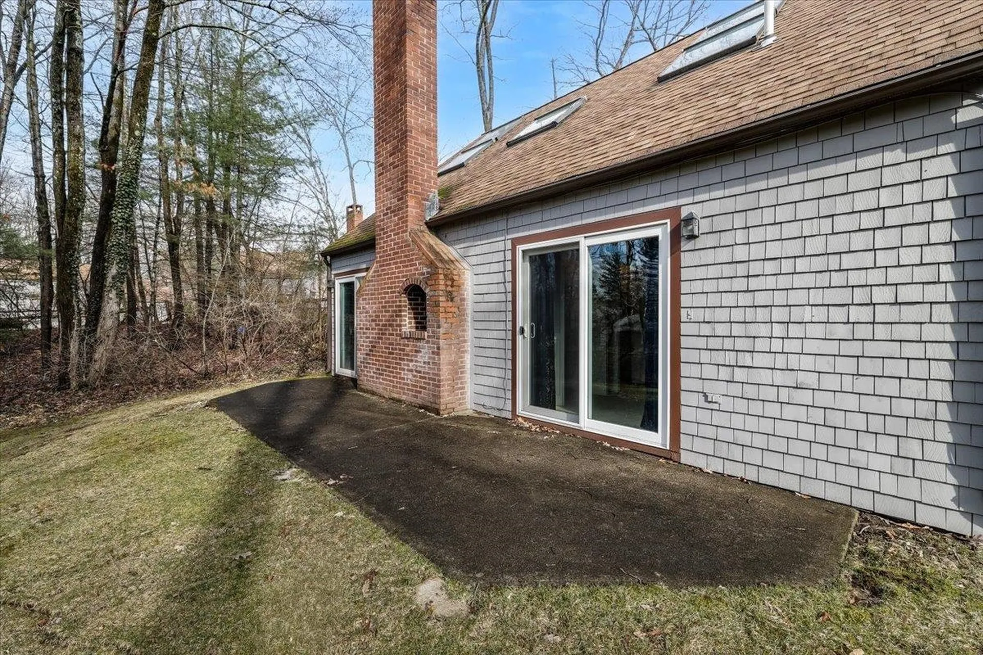 6 Duckford Circle Nashua NH 03063