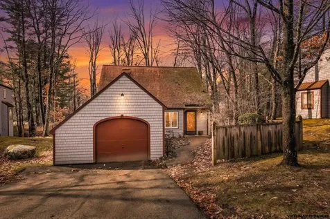 6 Duckford Circle Nashua NH 03063