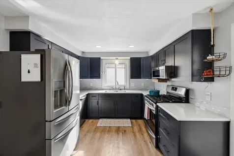 6 Duckford Circle Nashua NH 03063