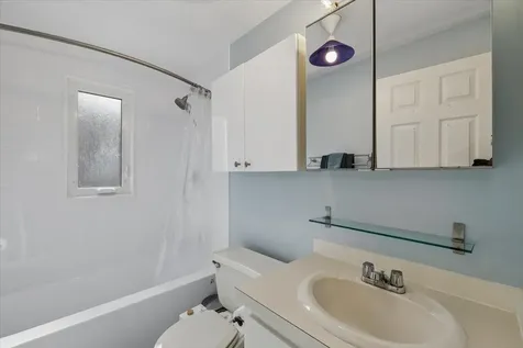 6 Duckford Circle Nashua NH 03063