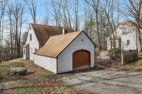 6 Duckford Circle Nashua NH 03063