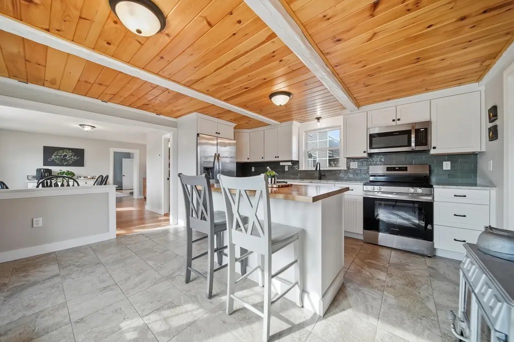 131 North Road East Kingston NH 03287