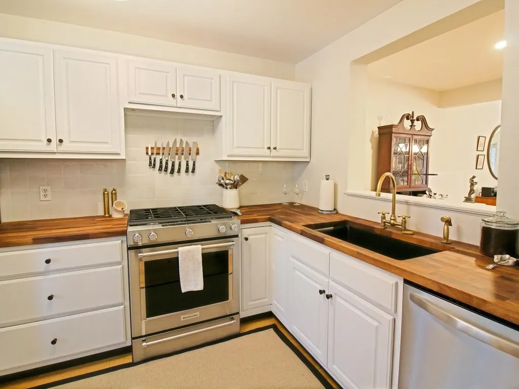 29 Abbey Road Williston VT 05495