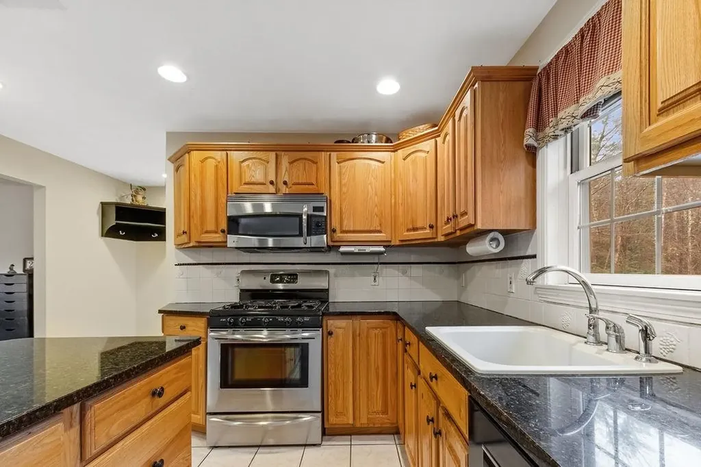 22 Lakewood Drive Alton NH 03810