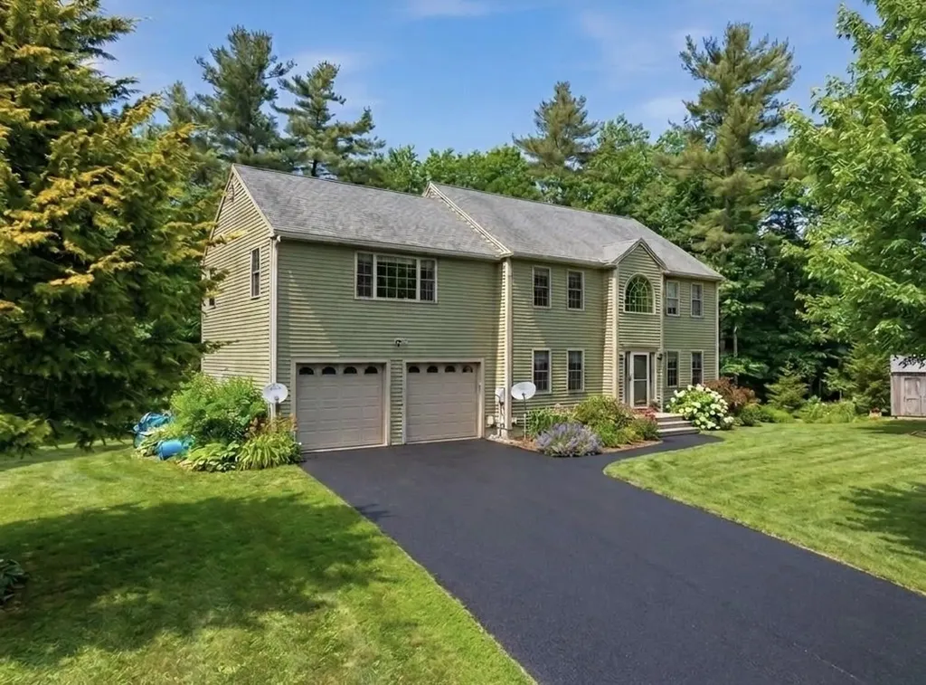 22 Lakewood Drive Alton NH 03810
