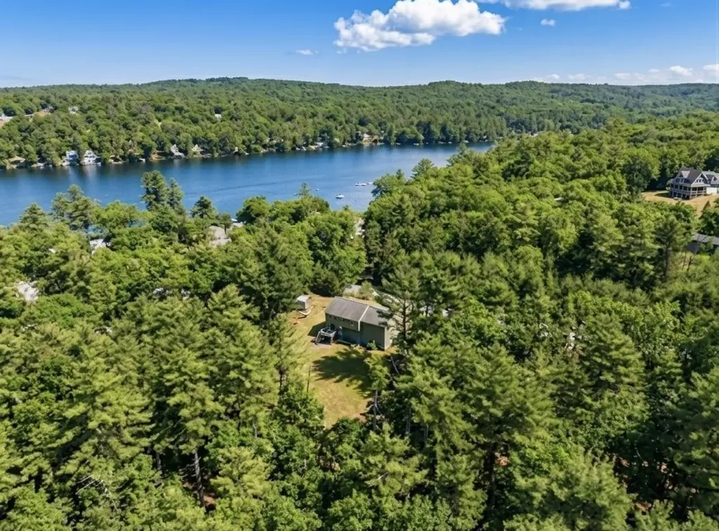 22 Lakewood Drive Alton NH 03810