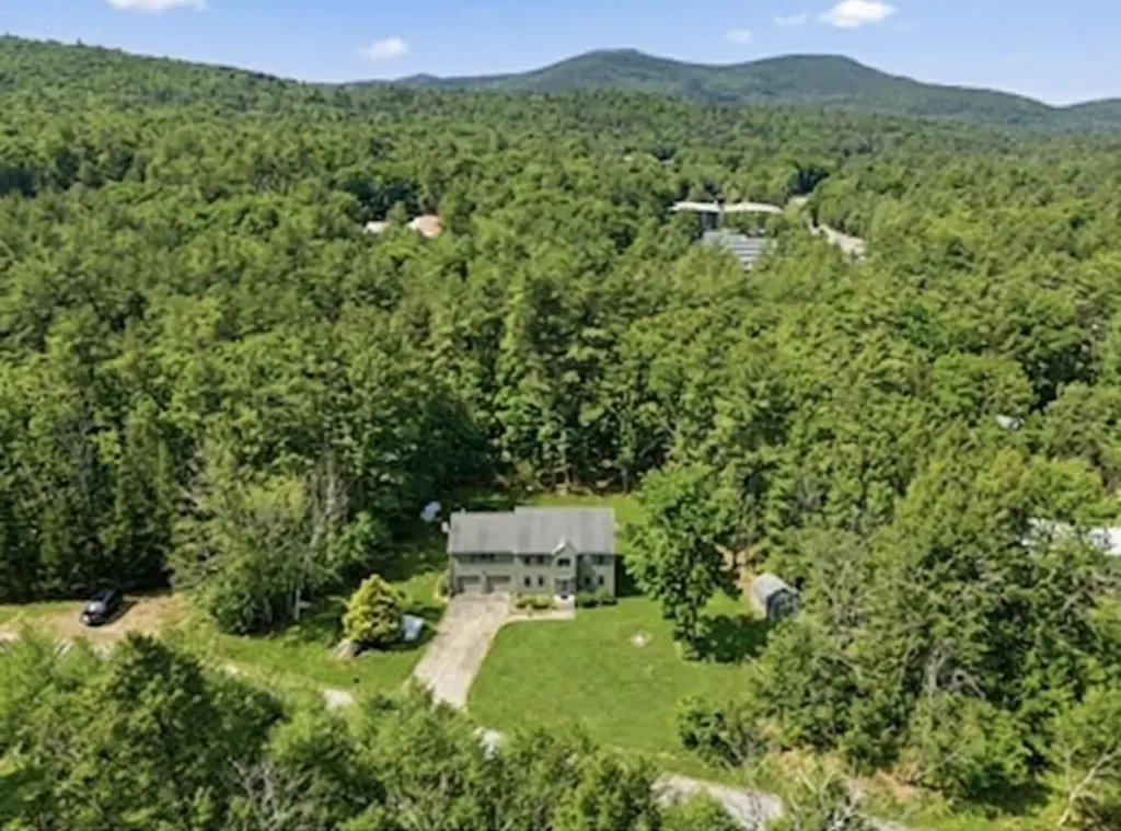 22 Lakewood Drive Alton NH 03810