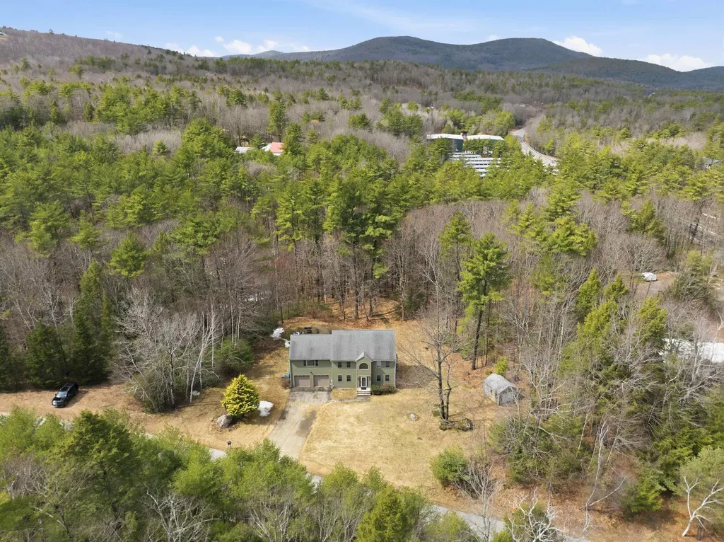 22 Lakewood Drive Alton NH 03810