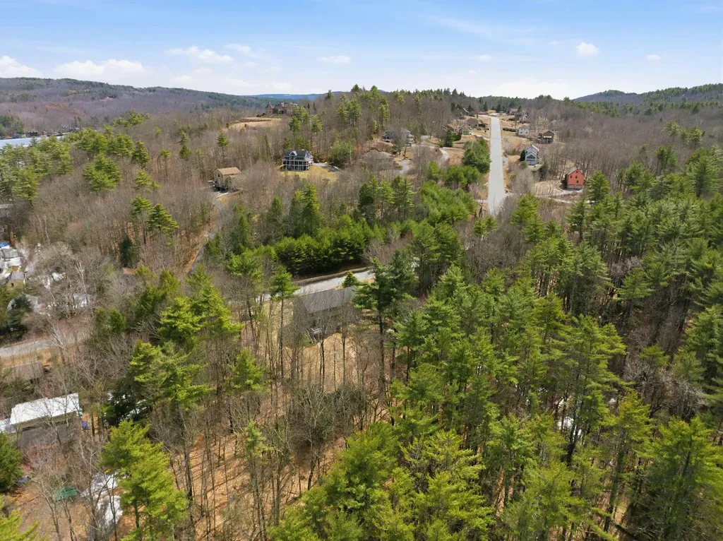 22 Lakewood Drive Alton NH 03810
