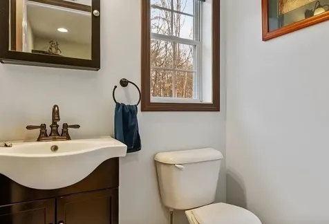 22 Lakewood Drive Alton NH 03810