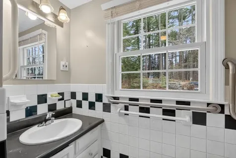 36 Bedford Road Merrimack NH 03054