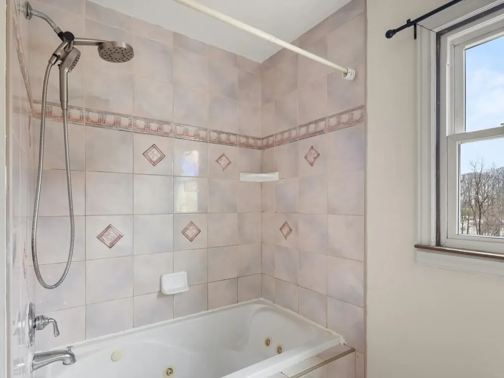 32 Dufresne Drive Winooski VT 05404