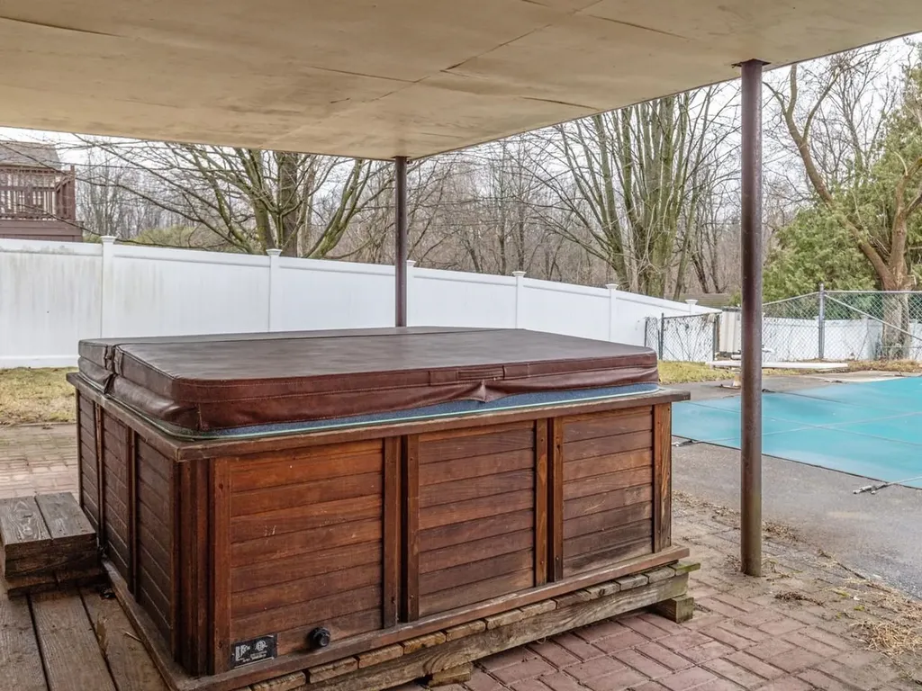 32 Dufresne Drive Winooski VT 05404