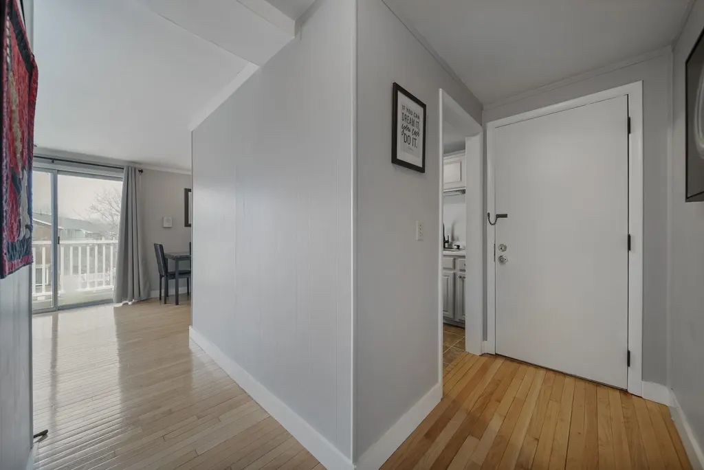 24 Seabury Avenue Hampton NH 03842