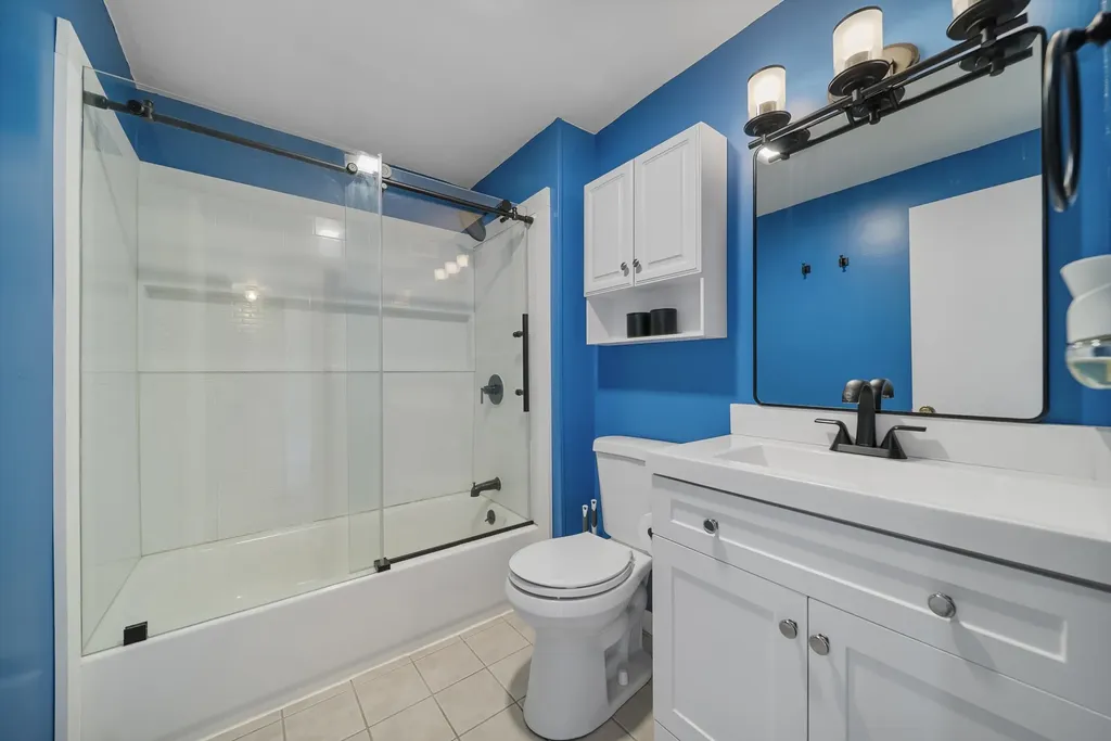 24 Seabury Avenue Hampton NH 03842