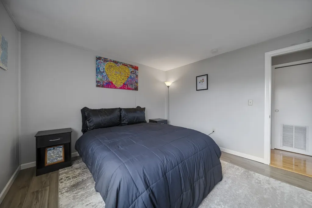 24 Seabury Avenue Hampton NH 03842