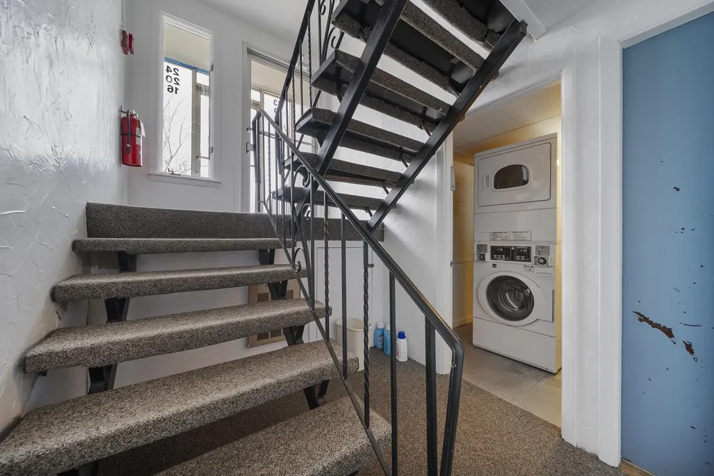 24 Seabury Avenue Hampton NH 03842