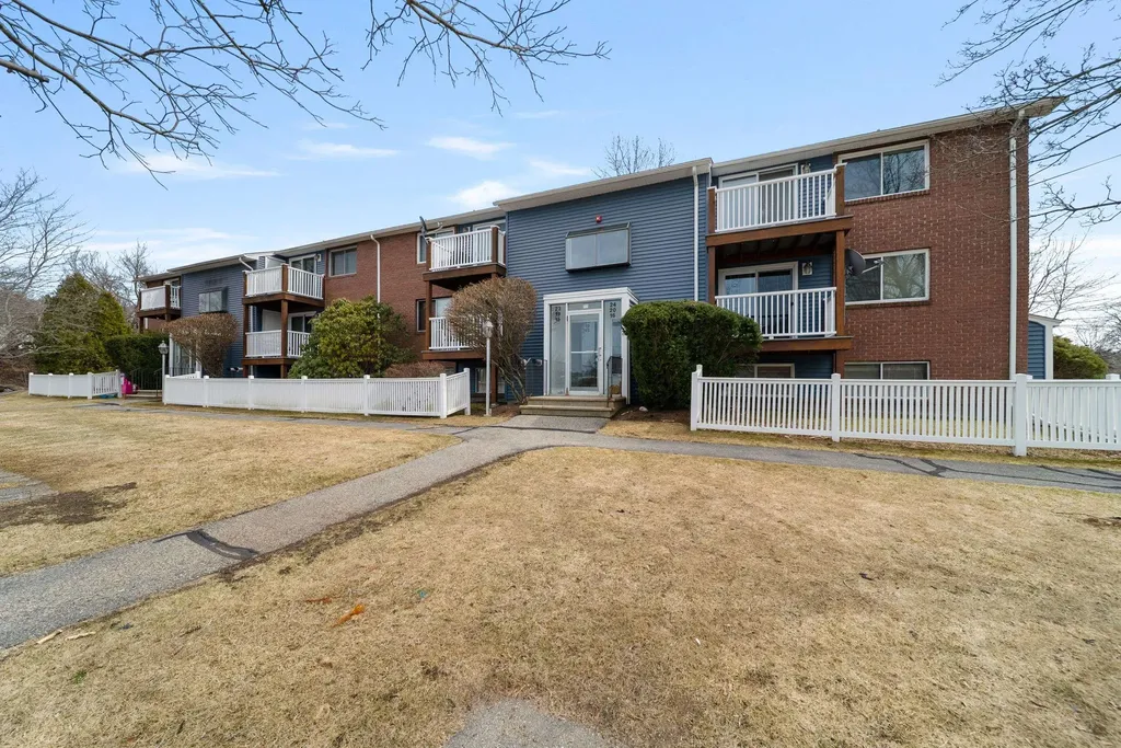 24 Seabury Avenue Hampton NH 03842