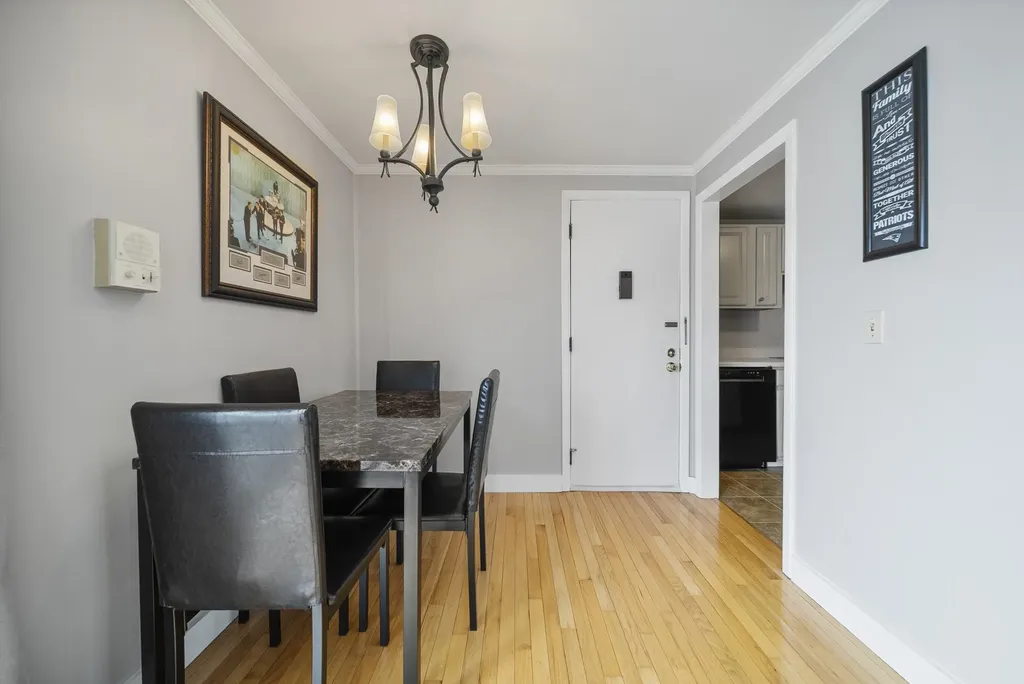 24 Seabury Avenue Hampton NH 03842