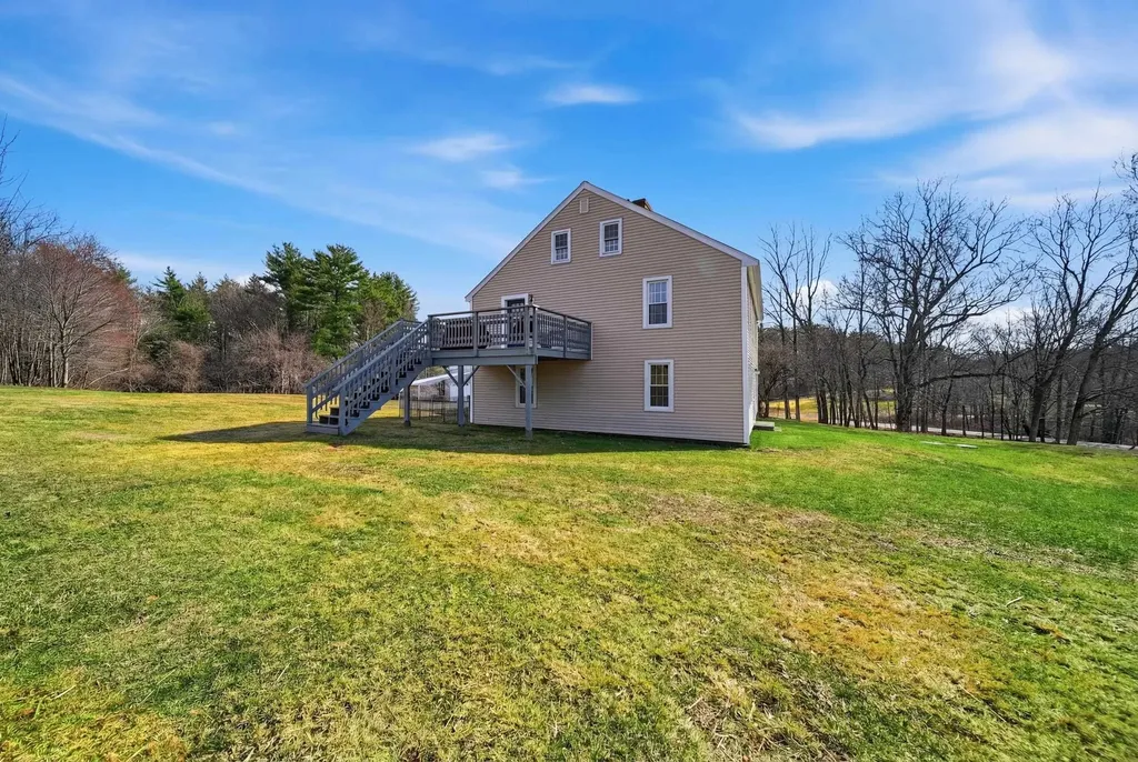 131 North Road East Kingston NH 03287