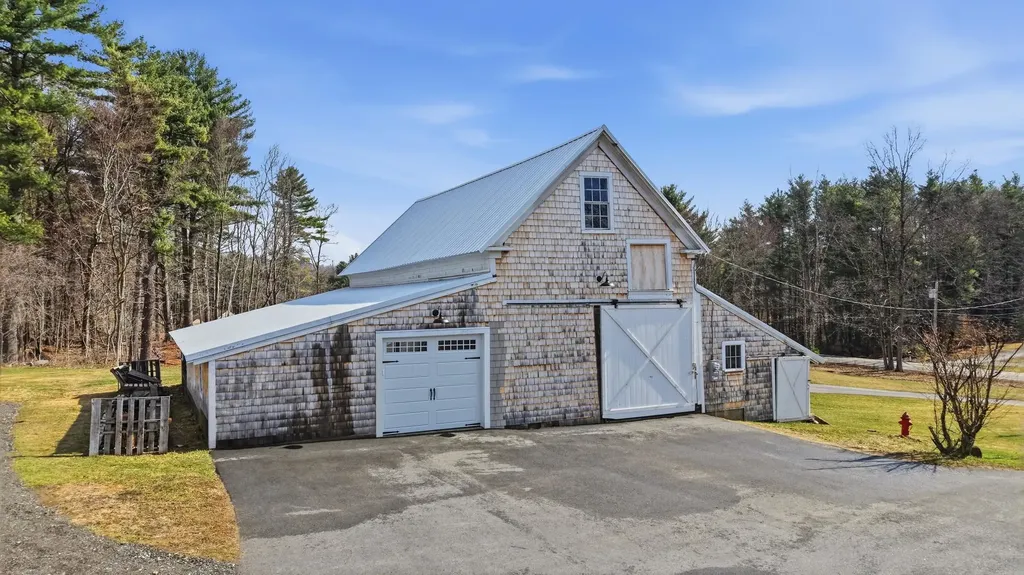 131 North Road East Kingston NH 03287