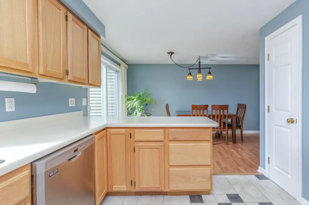 63 East Meadow Way Manchester NH 03109