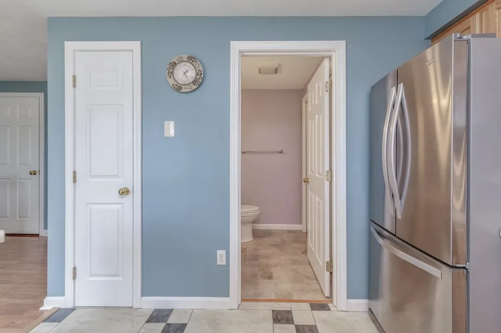 63 East Meadow Way Manchester NH 03109