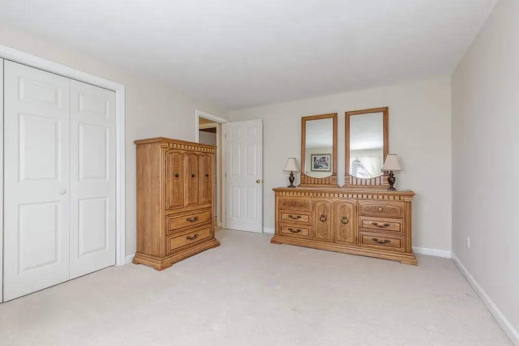 63 East Meadow Way Manchester NH 03109