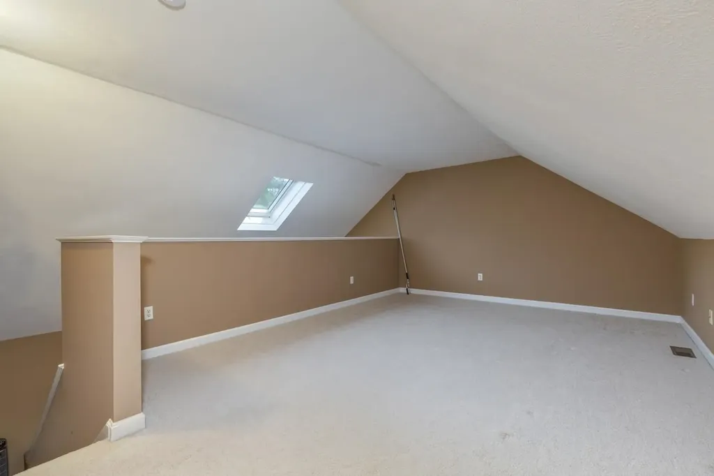 63 East Meadow Way Manchester NH 03109