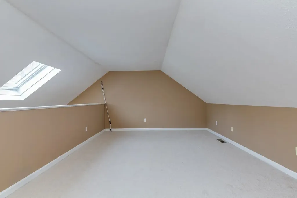 63 East Meadow Way Manchester NH 03109