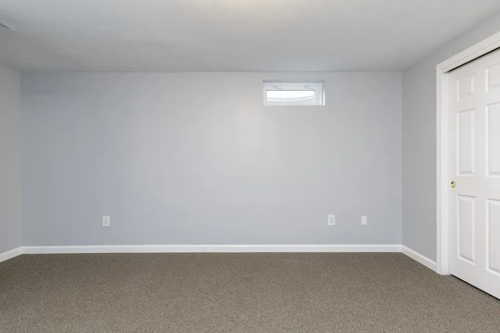 63 East Meadow Way Manchester NH 03109