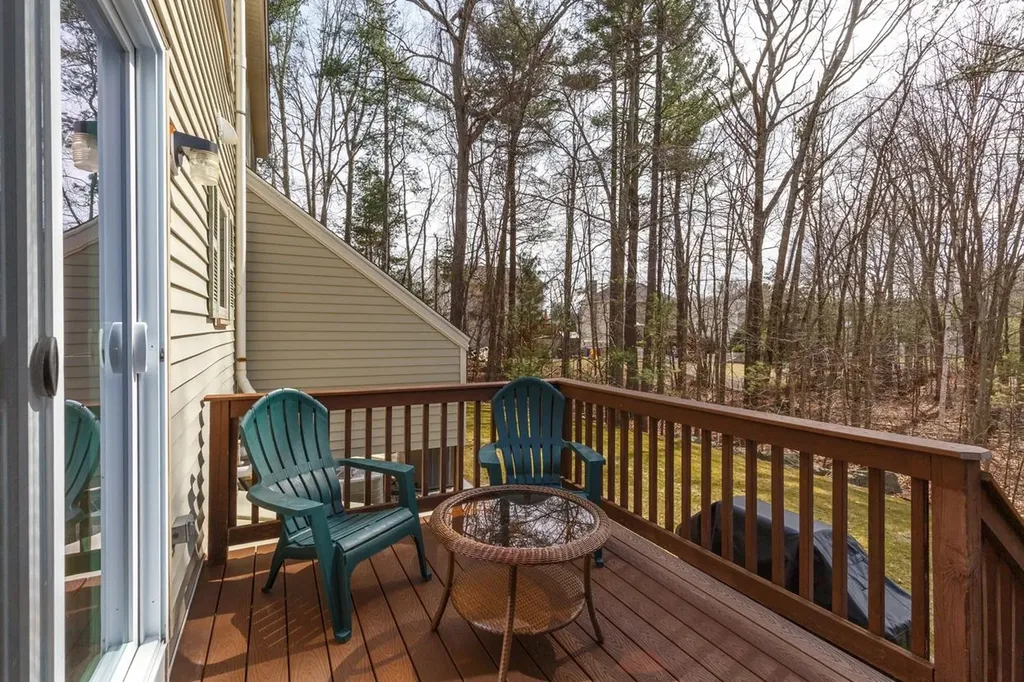 63 East Meadow Way Manchester NH 03109