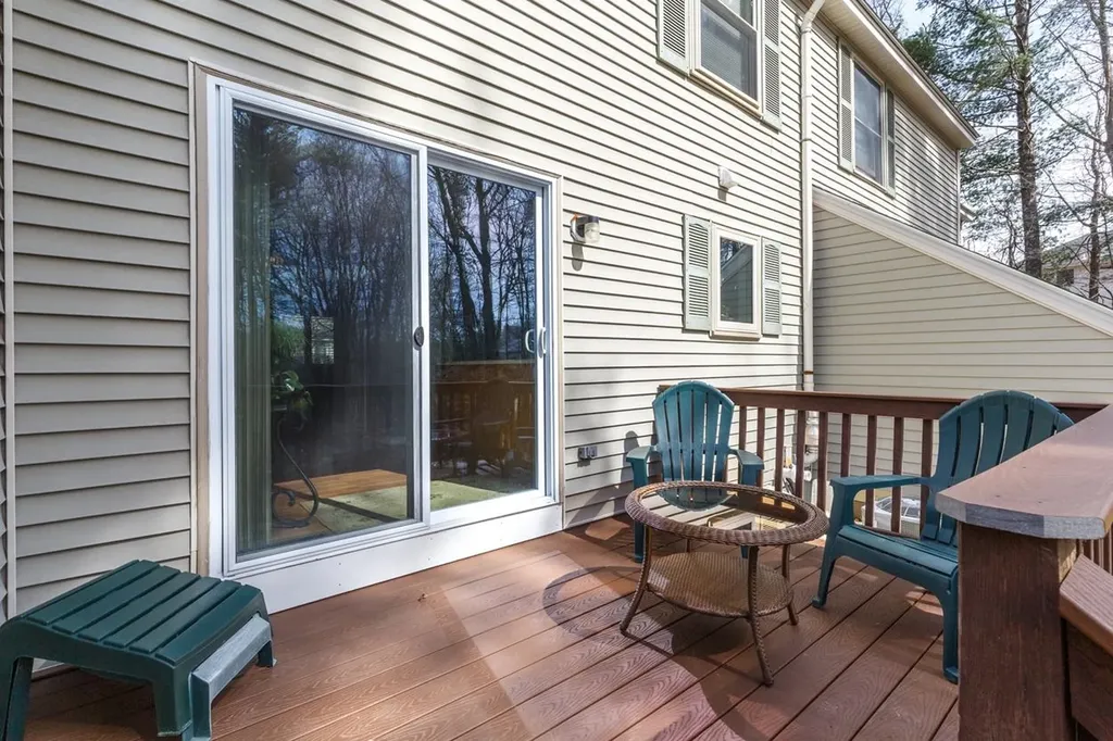 63 East Meadow Way Manchester NH 03109