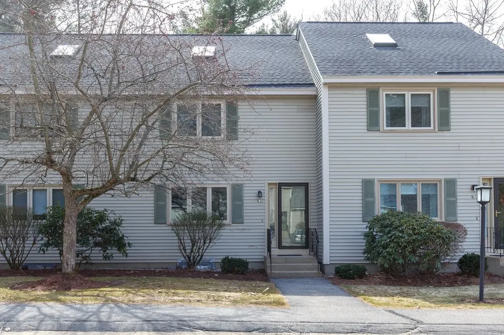 63 East Meadow Way Manchester NH 03109