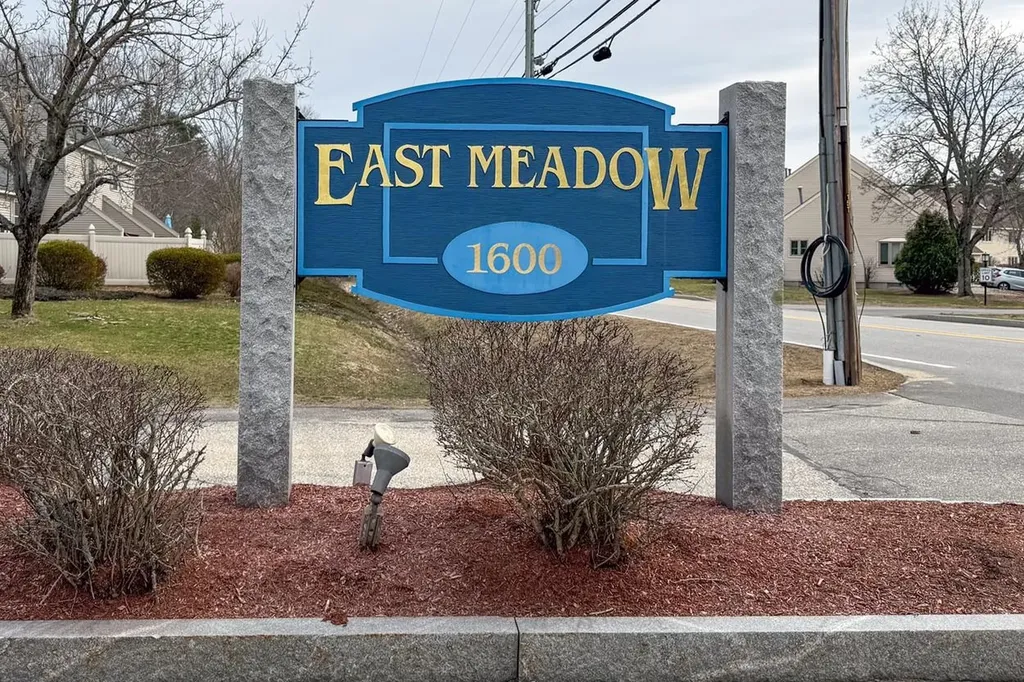 63 East Meadow Way Manchester NH 03109
