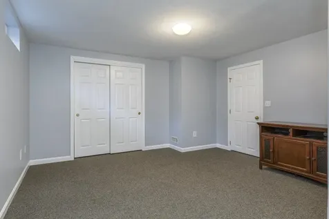 63 East Meadow Way Manchester NH 03109
