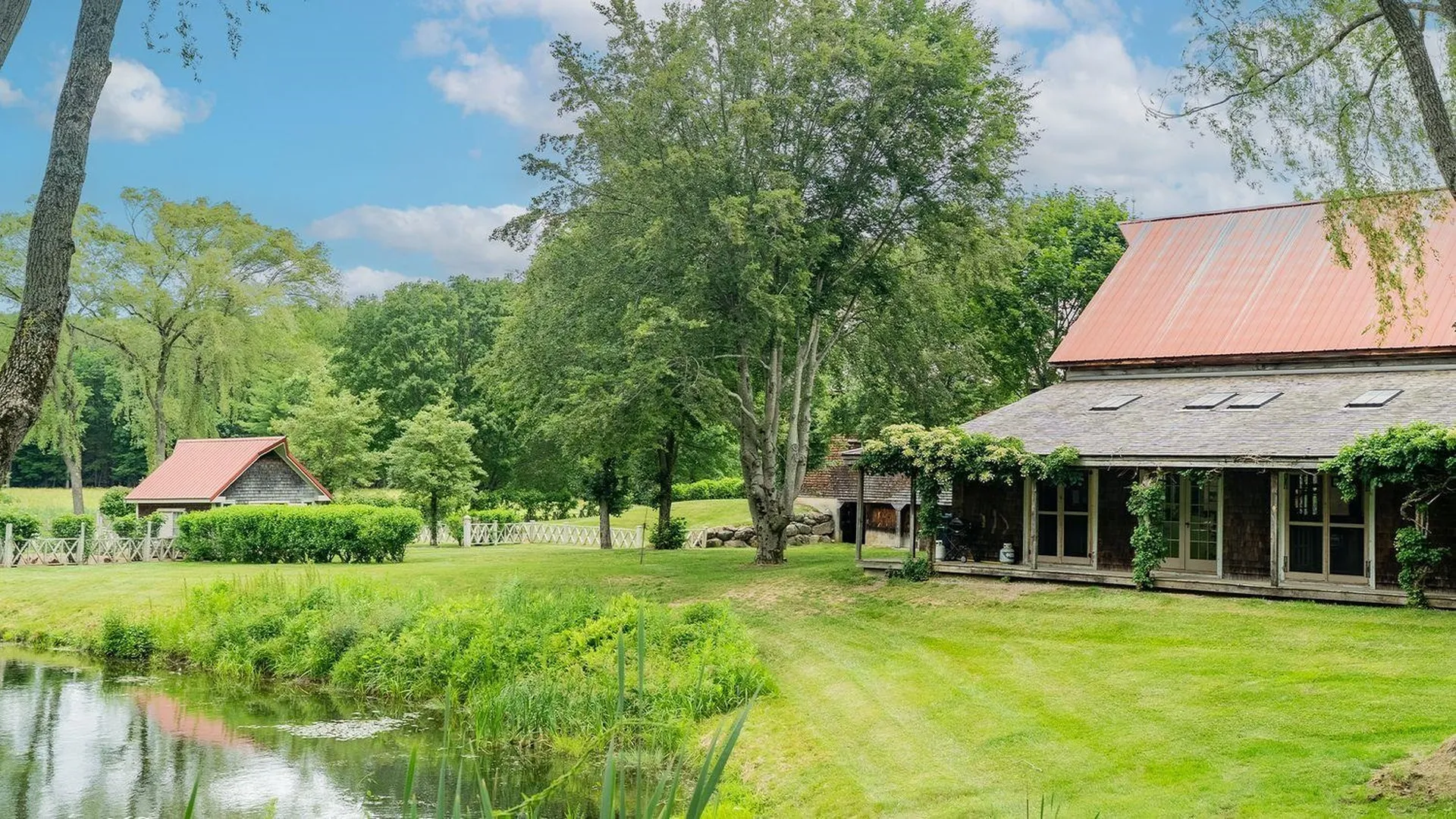 14 Bartlett Road Kensington NH 03833