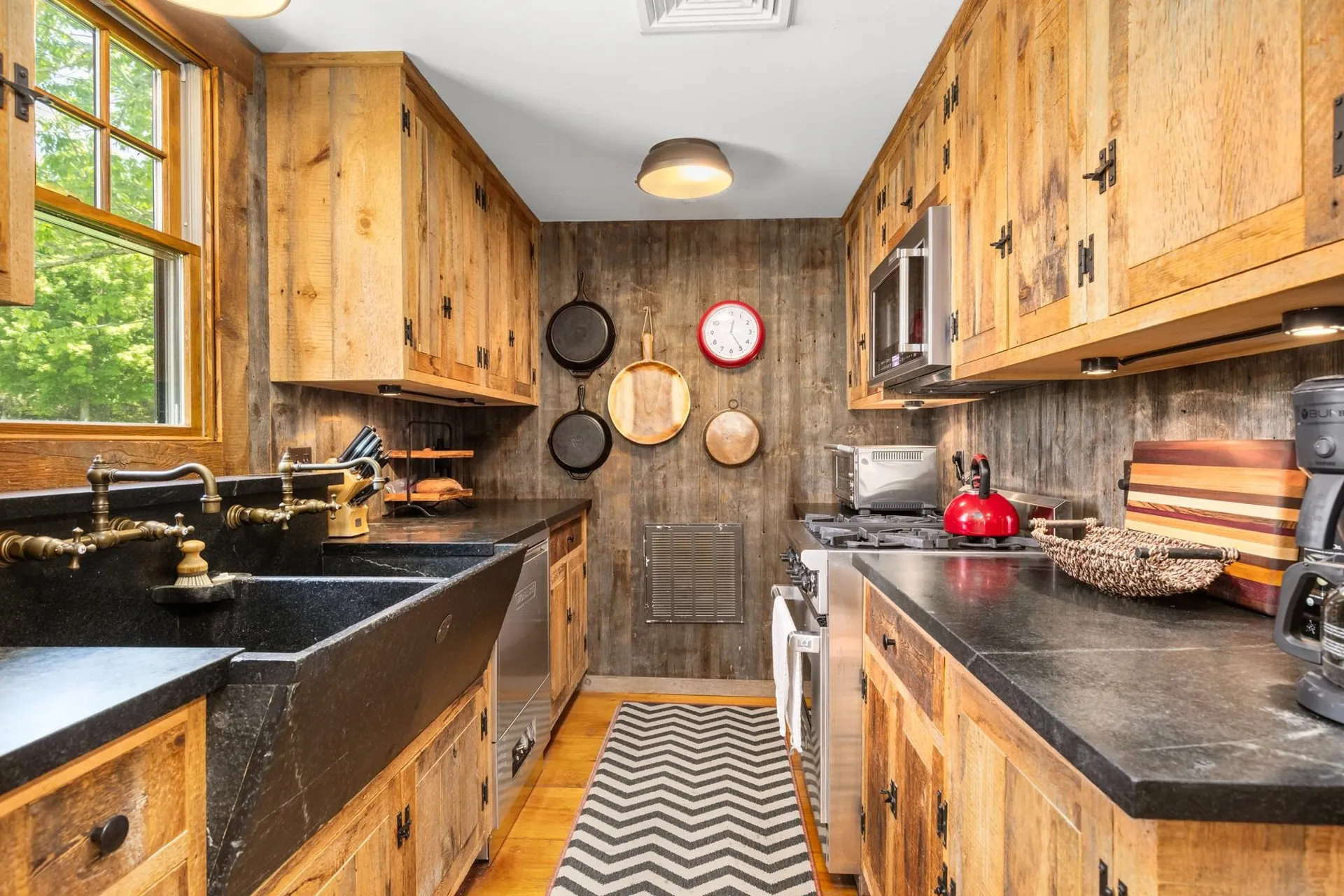 14 Bartlett Road Kensington NH 03833