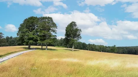 14 Bartlett Road Kensington NH 03833