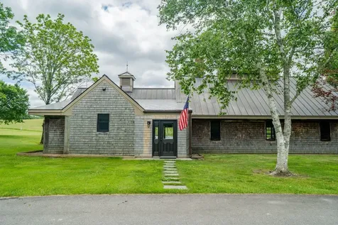 14 Bartlett Road Kensington NH 03833