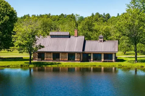 14 Bartlett Road Kensington NH 03833