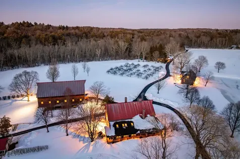 14 Bartlett Road Kensington NH 03833