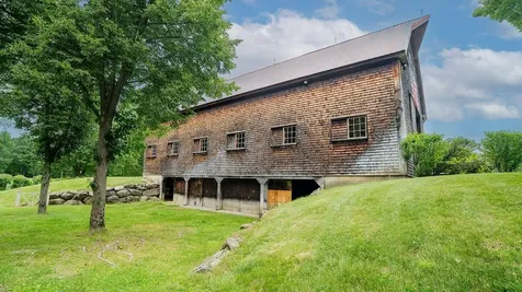 14 Bartlett Road Kensington NH 03833