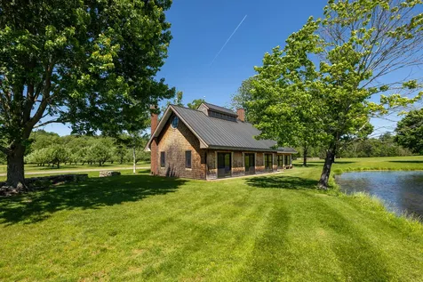 14 Bartlett Road Kensington NH 03833