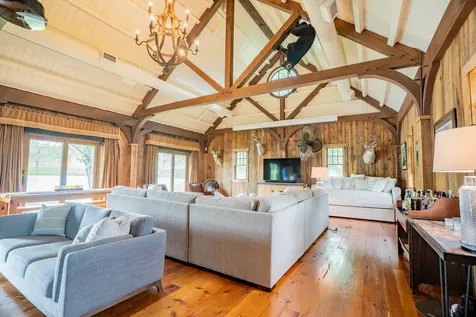 14 Bartlett Road Kensington NH 03833