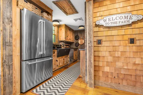 14 Bartlett Road Kensington NH 03833